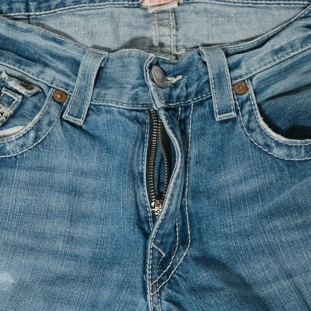 True Religion Jeans Womens 34 x 32 Blue Denim Bootcut Flaws On Pockets